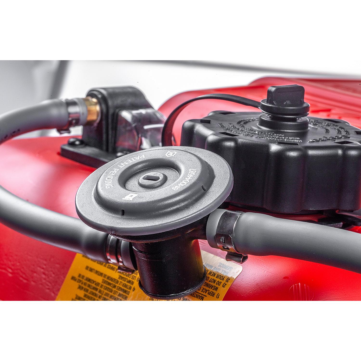 Quicksilver 8M0045691 6.6 Gallon Portable Fuel Tank - Image 6